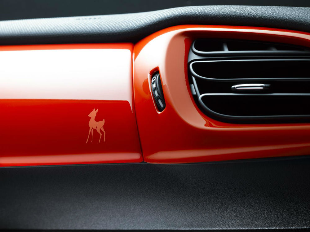 ds-3-ines-de-la-fressange-leon-deer