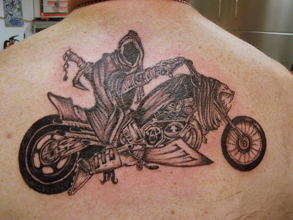 fabulous-car-tattoo-design-3