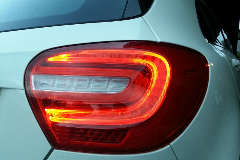 farolim-travao-luz-253654_1280