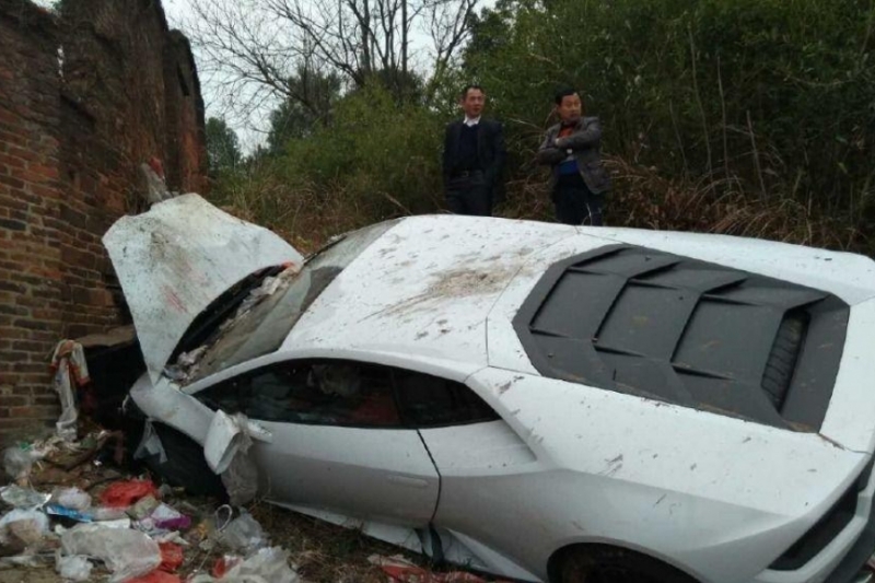 lamborghini-huracan-crash-china-1-960×600