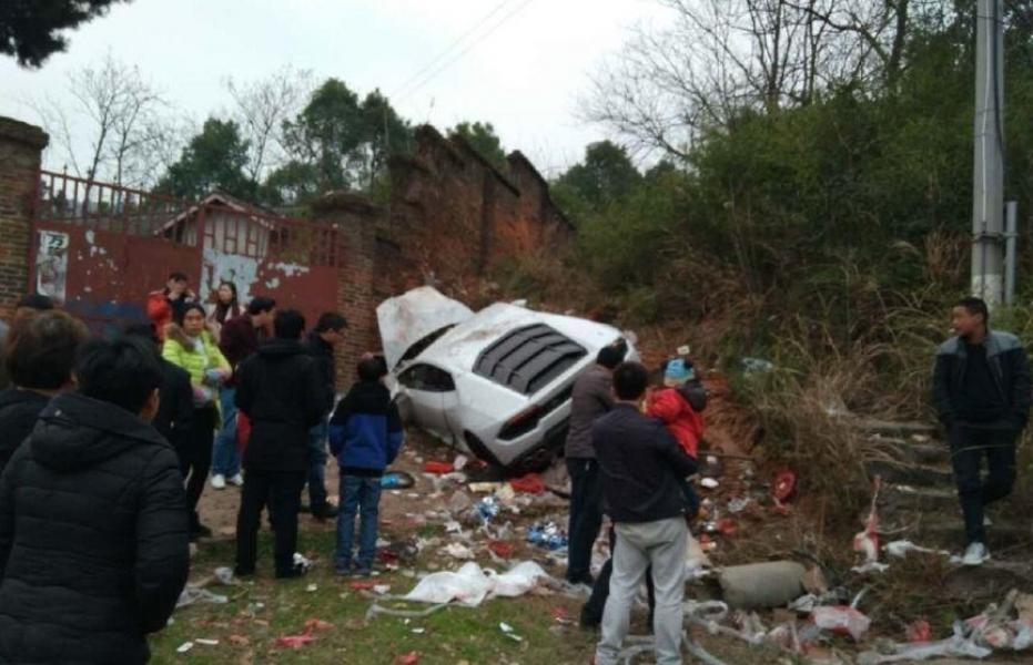 lamborghini-huracan-crash-china-2-960×600