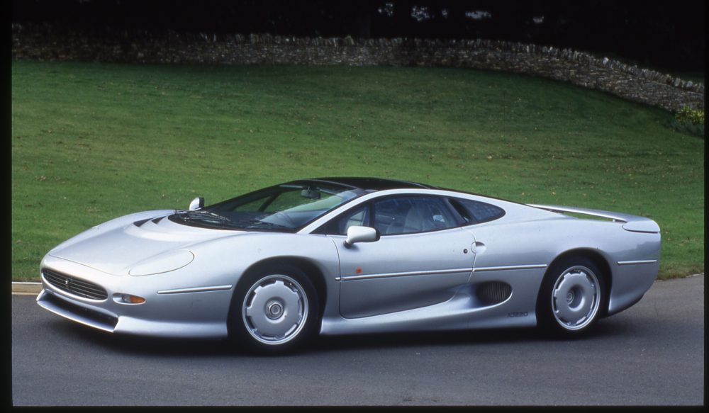 05_jaguarxj220