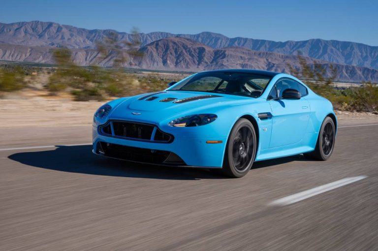 11 2015-Aston-Martin-V12-Vantage-S-front-three-quarters-in-motion-02-768×510