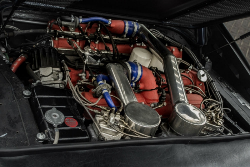 1985-ferrari-308-gts-qv-engine