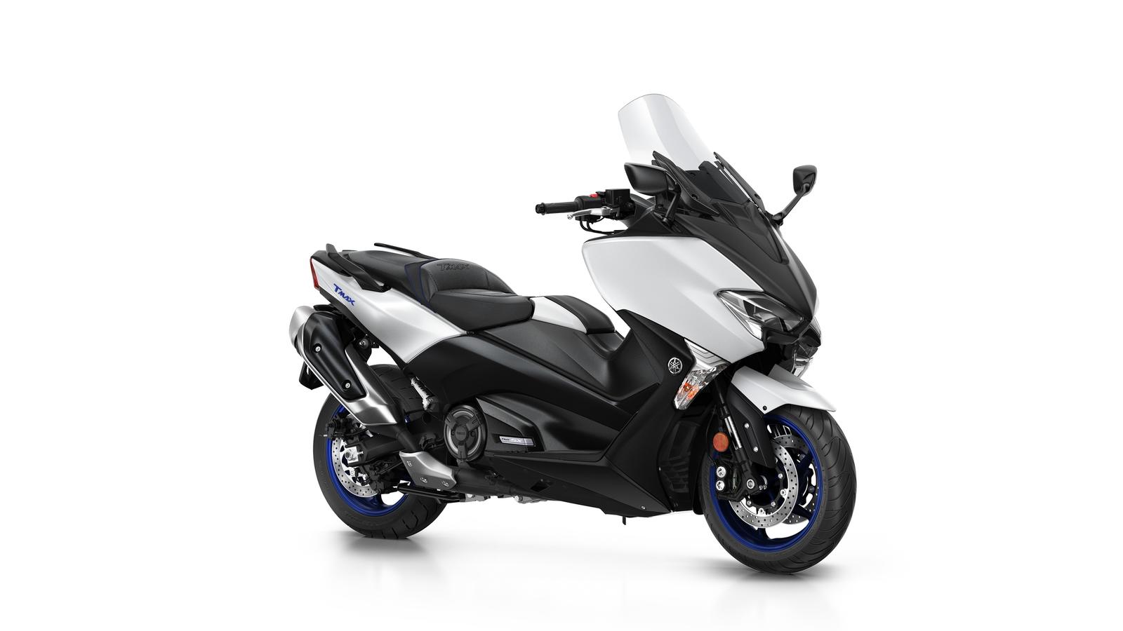 2017-yamaha-tmax-sx-eu-matt-silver-studio-001