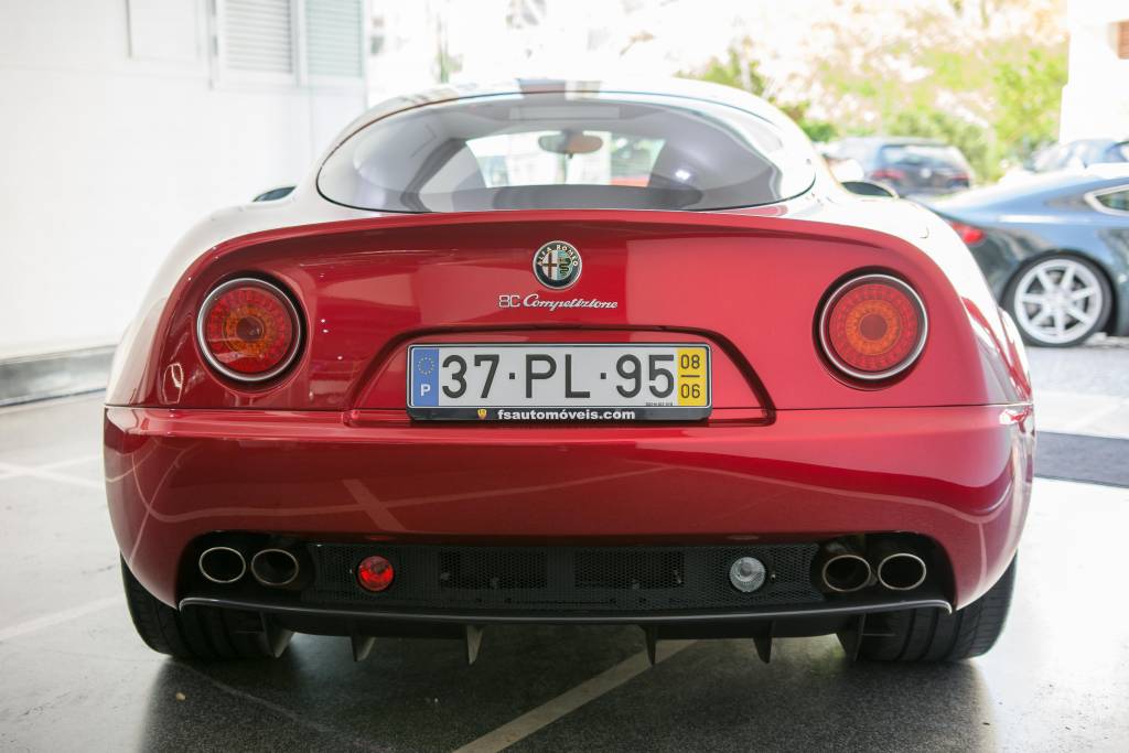 Alfa-Romeo-8C-Competizione-009