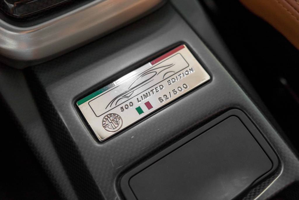 Alfa-Romeo-8C-Competizione-021