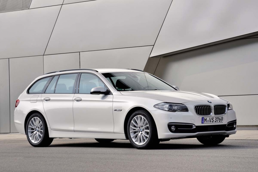 P90163691_highRes_the-new-bmw-520d-tou-960×600