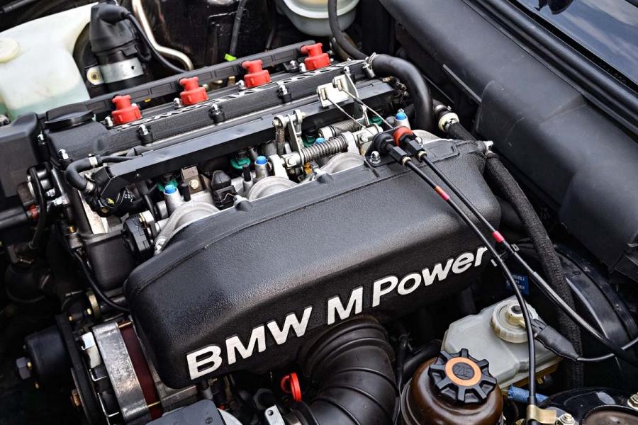 P90236417_highRes_the-bmw-m3-evo-e30-0-960×600