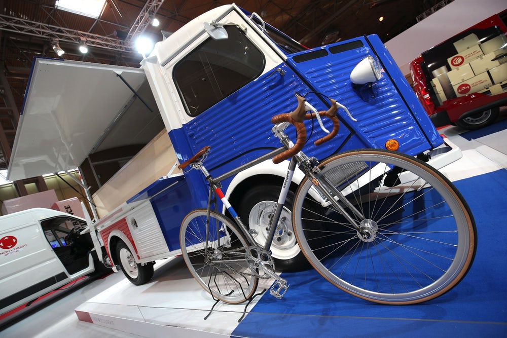 citroen-type-h-bike-workshop-16