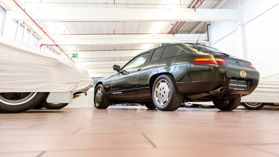 high_928_4_stuttgart_2017_porsche_ag-3-960×600 (1)