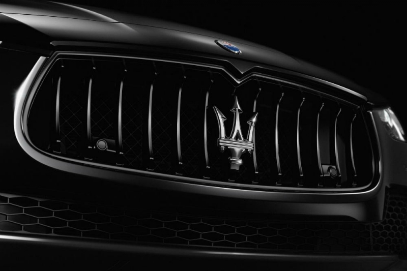 maserati-at-nyias-2017-ghibli-nerissimo-edition-front-grill-detail