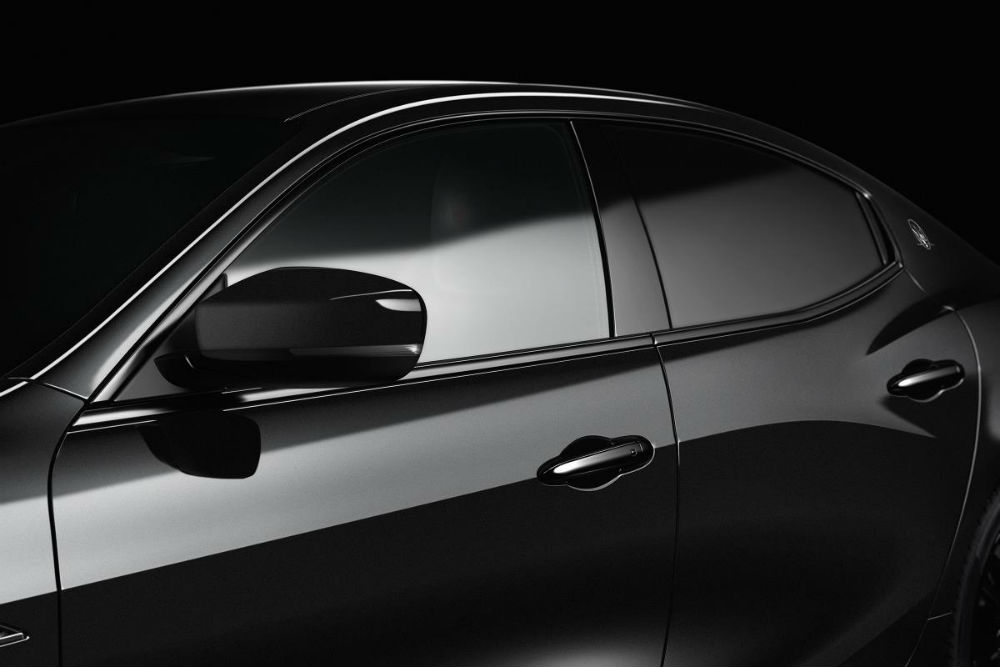 maserati-at-nyias-2017-ghibli-nerissimo-edition-side-window-black-surrounding