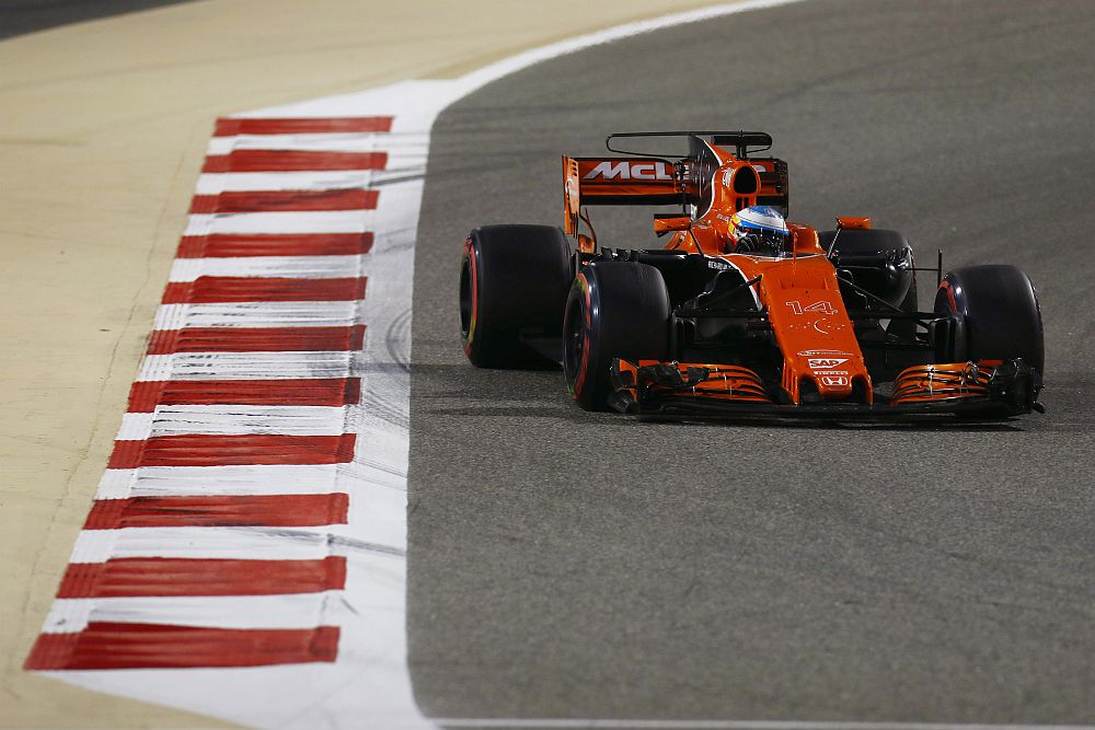 mclaren mcl 32 bahrein_1