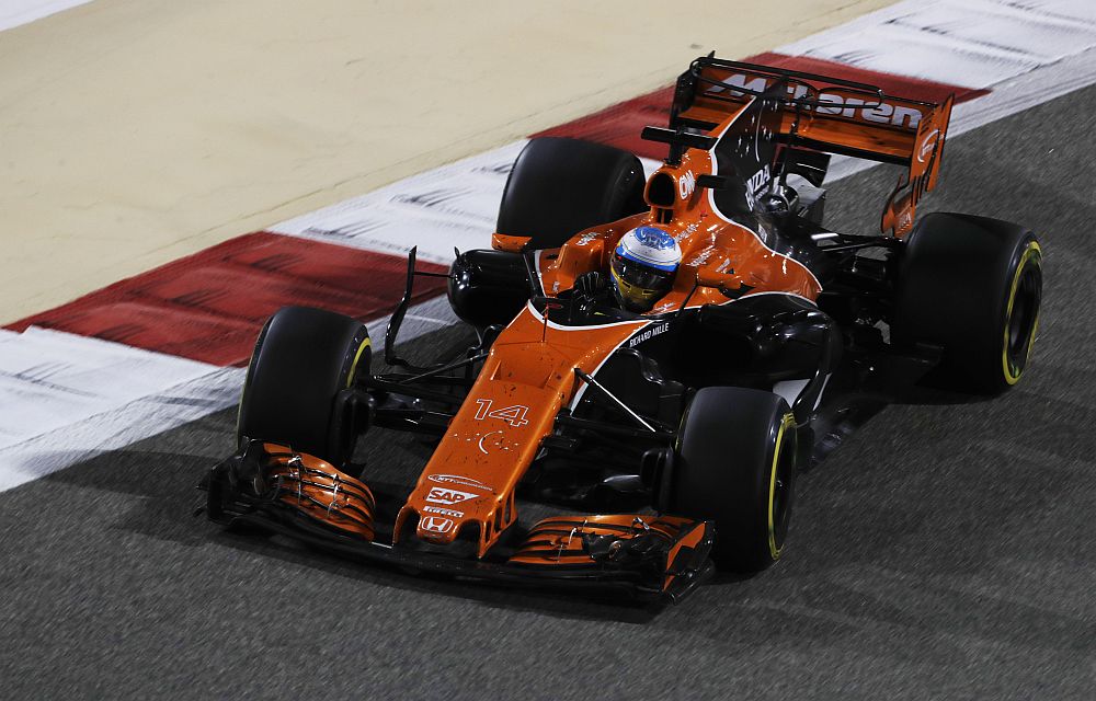 mclaren mcl 32 bahrein_2