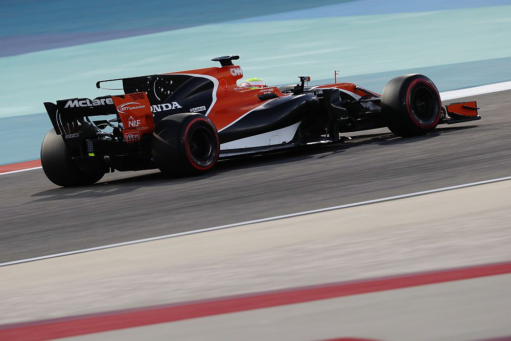 mclaren mcl 32 bahrein_3