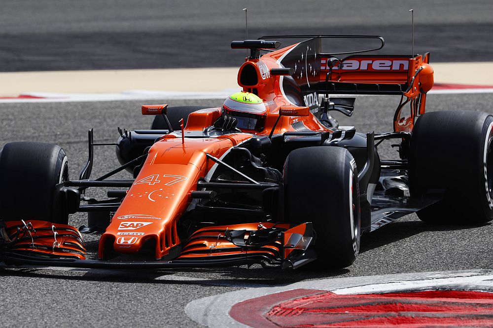 mclaren mcl 32 bahrein_5