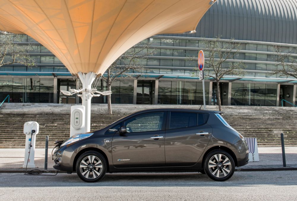 144901_NISSAN_LEAF_30_kWh_AGORA_J_POSSIVEL_IR_DE_LISBOA_AO_PORTO_E_REGRESSAR_POR