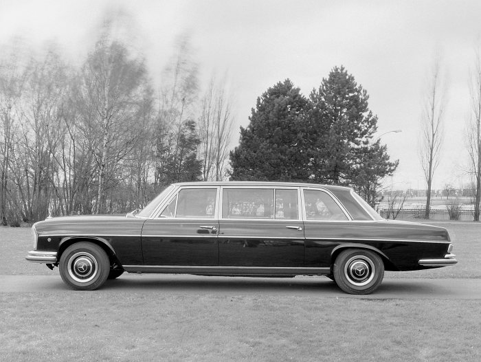 1967 the Vatican took delivery of two 300 SEL Pullman limousines
