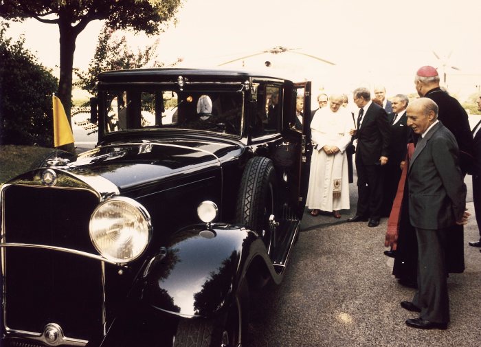 1984 Pope John Paul II received the lavishly restored Mercedes-Benz Nürburg