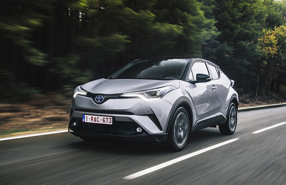 2016-toyota-chr-hybrid-dynamic-06