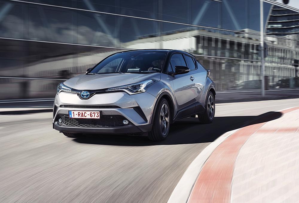 2016-toyota-chr-hybrid-dynamic-10