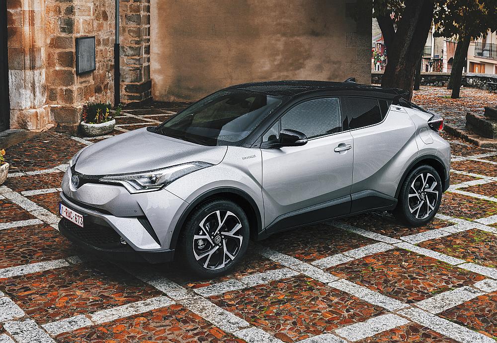 2016-toyota-chr-hybrid-static-2