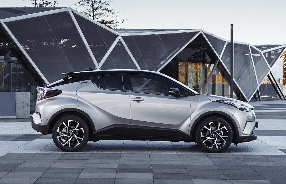 2016-toyota-chr-hybrid-static-4