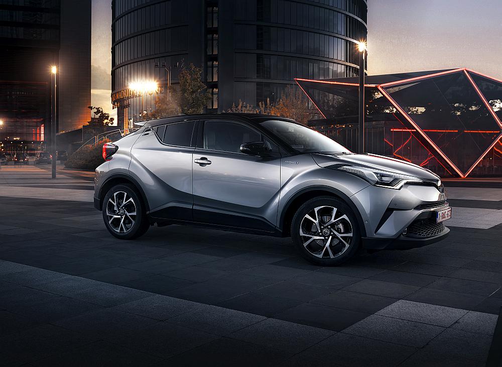 2016-toyota-chr-hybrid-static-8