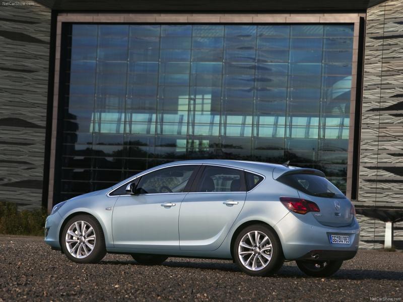 24-Opel-Astra-2010-1280-33-960×600