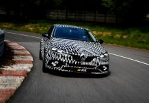 Novo Renault Mégane R.S. apresenta-se ao serviço no Mónaco!