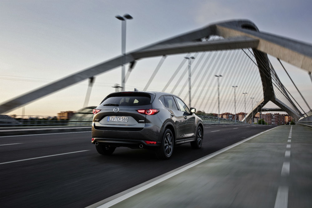 all-new-cx-5-bcn-2017-action-03