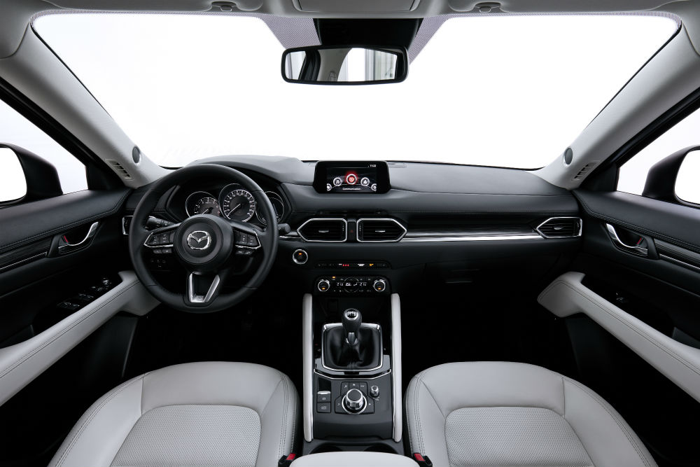 all-new-cx-5-bcn-2017-interior-06