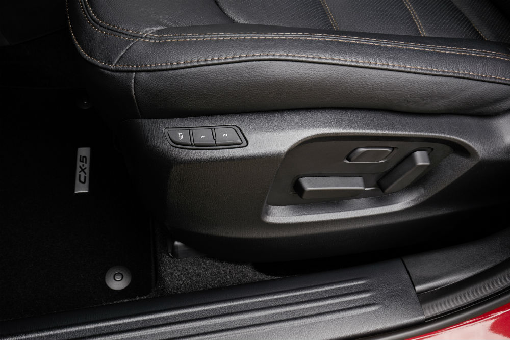 all-new-cx-5-bcn-2017-interior-25