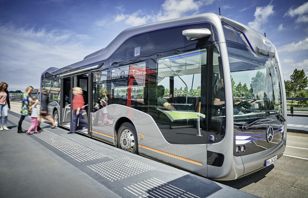 Mercedes-Benz Future Bus mit CityPilot (2016)