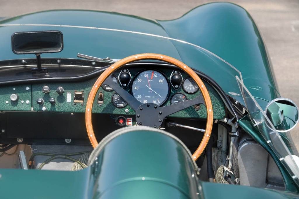 1956-Aston-Martin-DBR1-MO17_r159_019