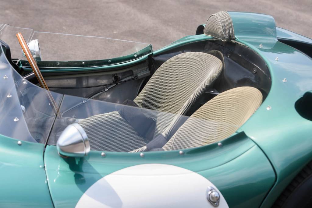 1956-Aston-Martin-DBR1-MO17_r159_052