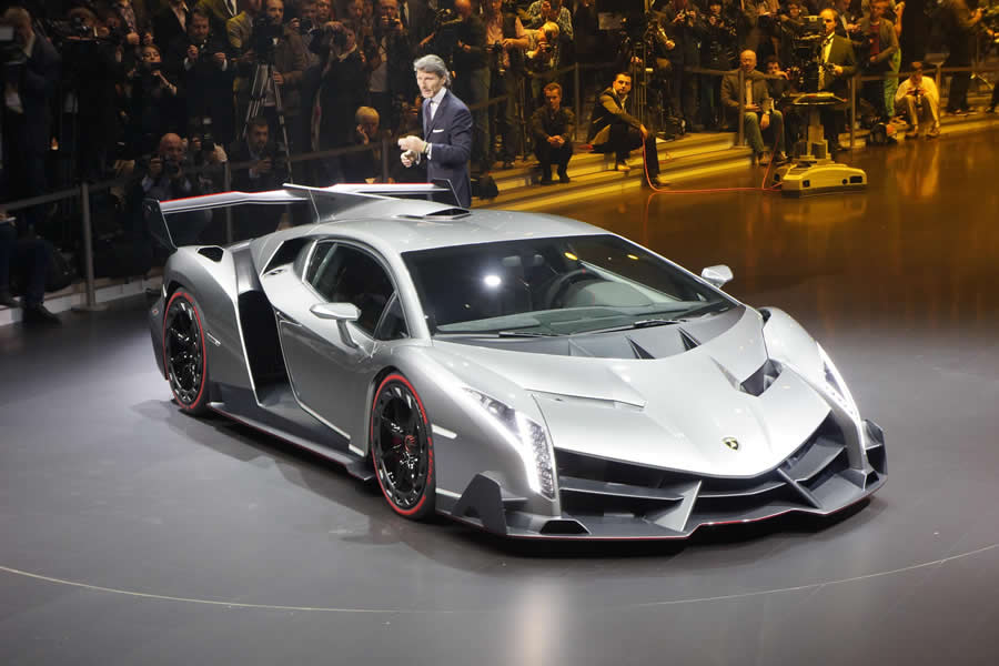 2-lamborghini-veneno