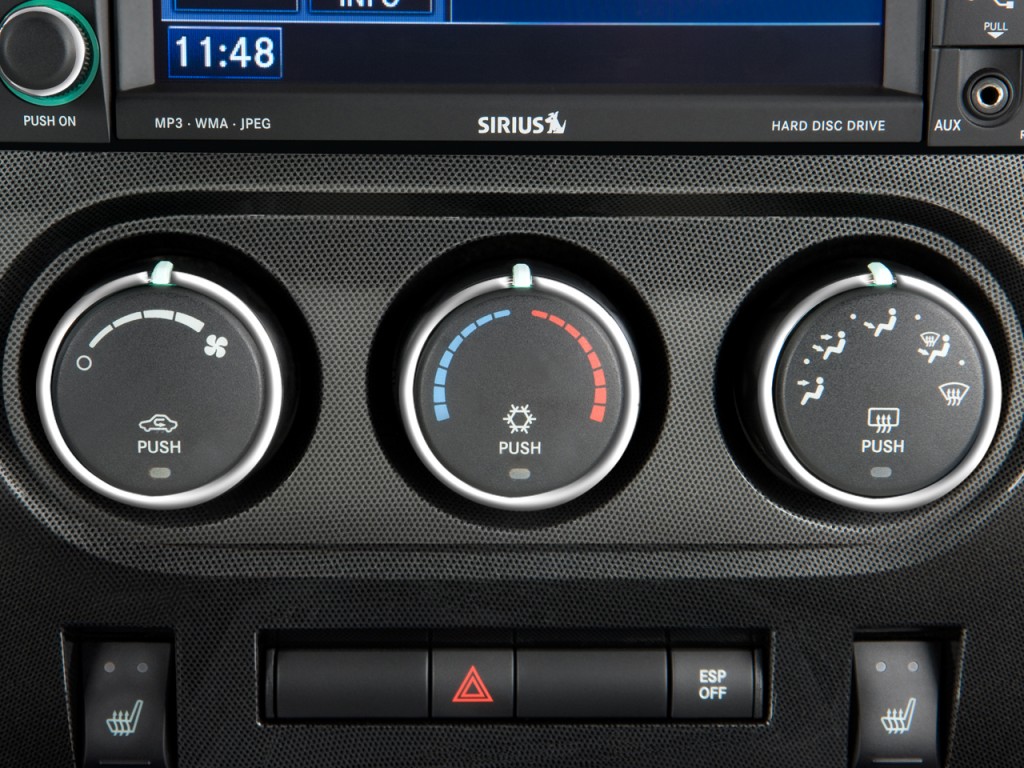 2009-dodge-challenger-2-door-coupe-srt8-temperature-controls_100237180_l