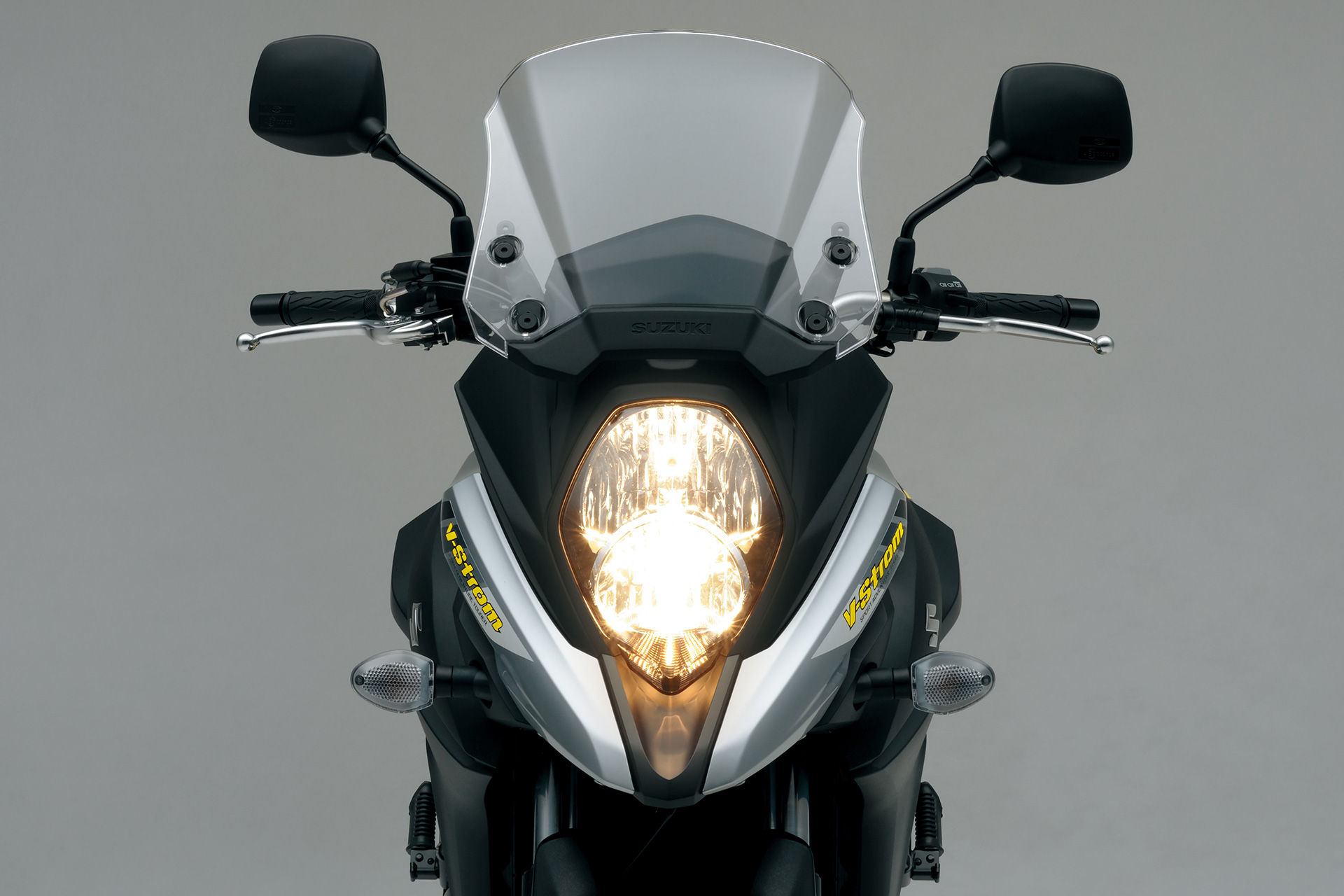 2017-suzuki-v-strom-650-headlight