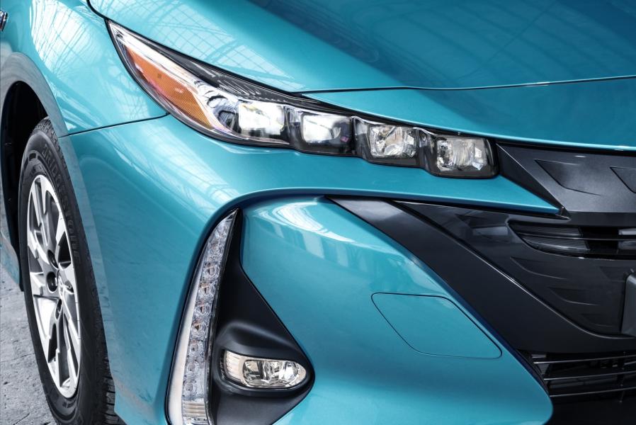 2017_Prius_Plug_in_Hybrid_DET_01-960×600