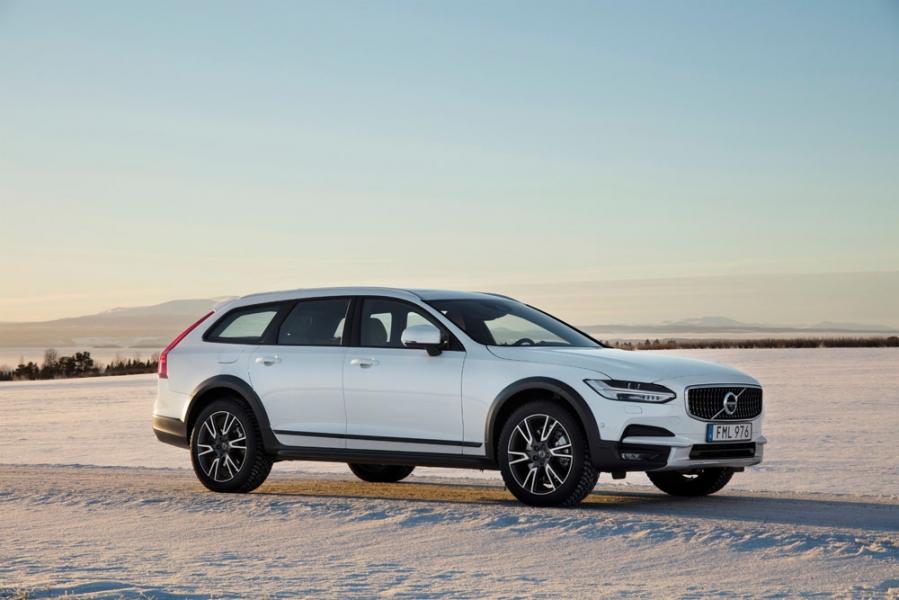 203099_Volvo_V90_Cross_Country-960×600