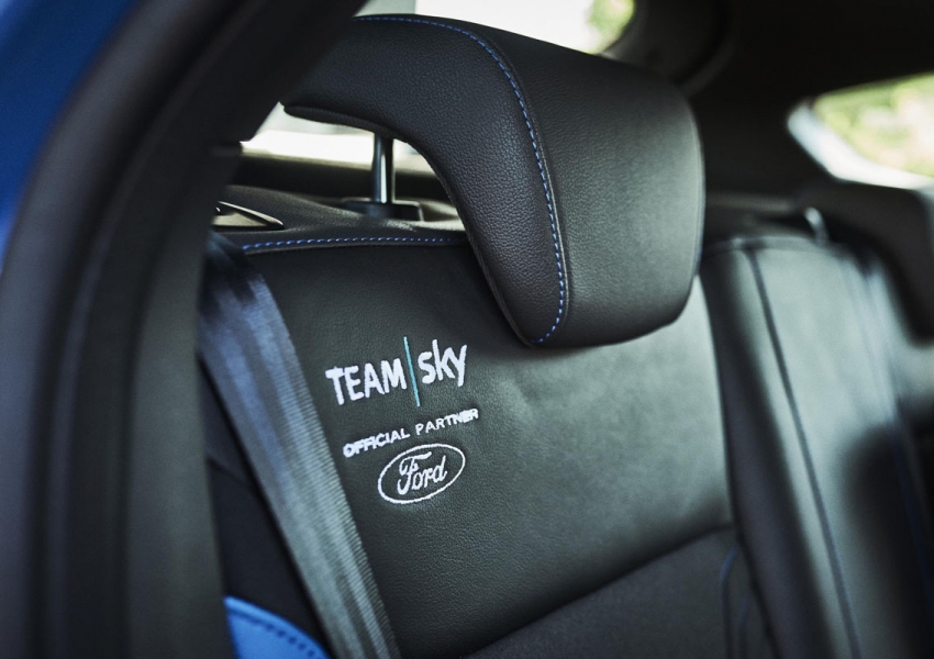 Ford_2017_FOCUS_RS_TeamSky_13-960×600