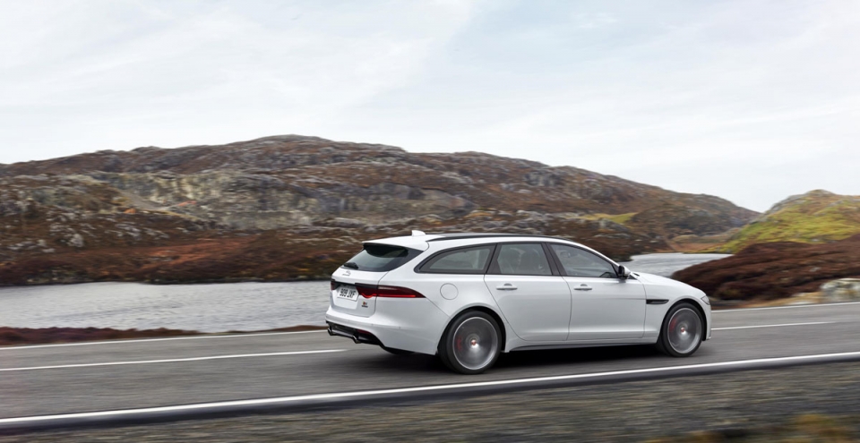 Jaguar_XF-Sportbrake_Location_Exterior_140617_05-960×600