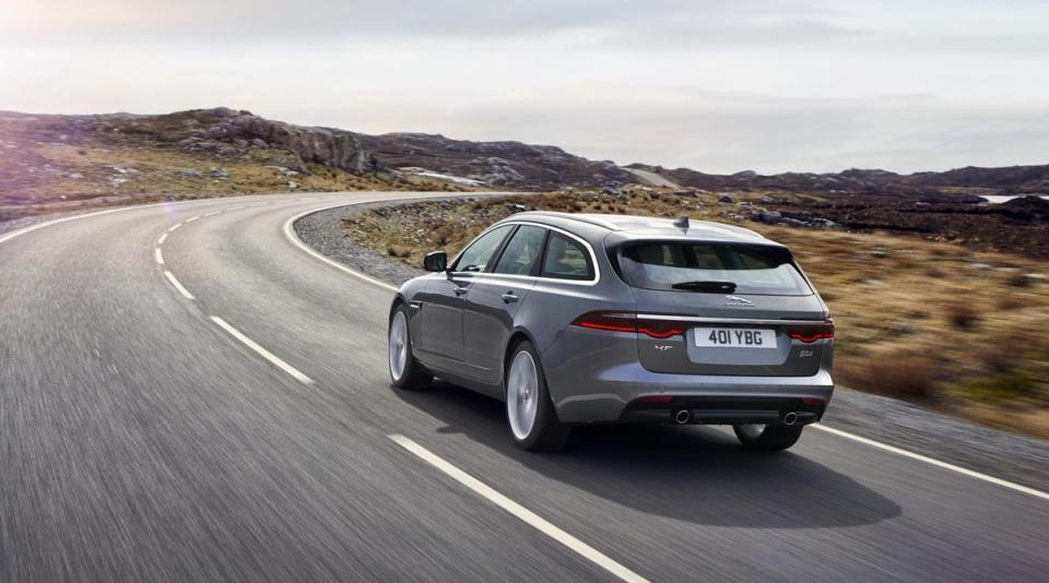 Jaguar_XF-Sportbrake_Location_Exterior_140617_08-960×600