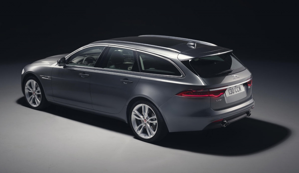 Jaguar_XF-Sportbrake_Studio_Exterior_140617_03-960×600