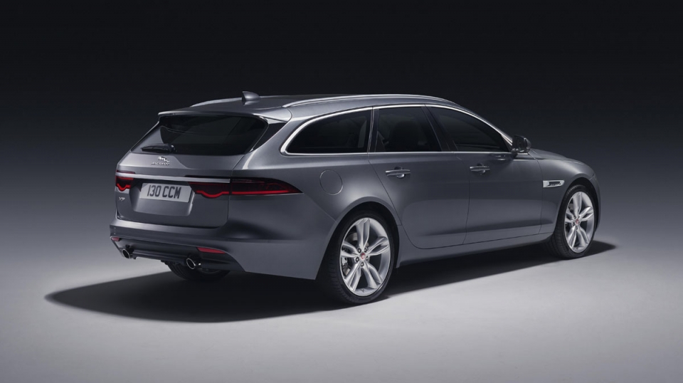 Jaguar_XF-Sportbrake_Studio_Exterior_140617_06-960×600