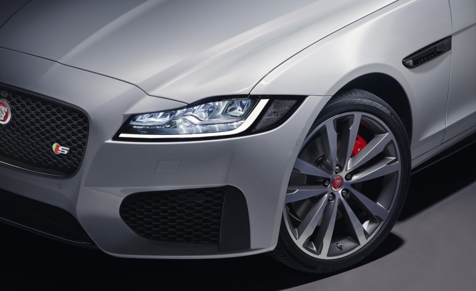 Jaguar_XF-Sportbrake_Studio_Exterior_Detail_140617_21-960×600