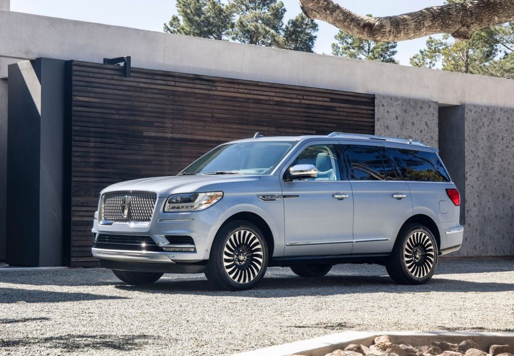 Lincoln-Navigator-2018-1024-02