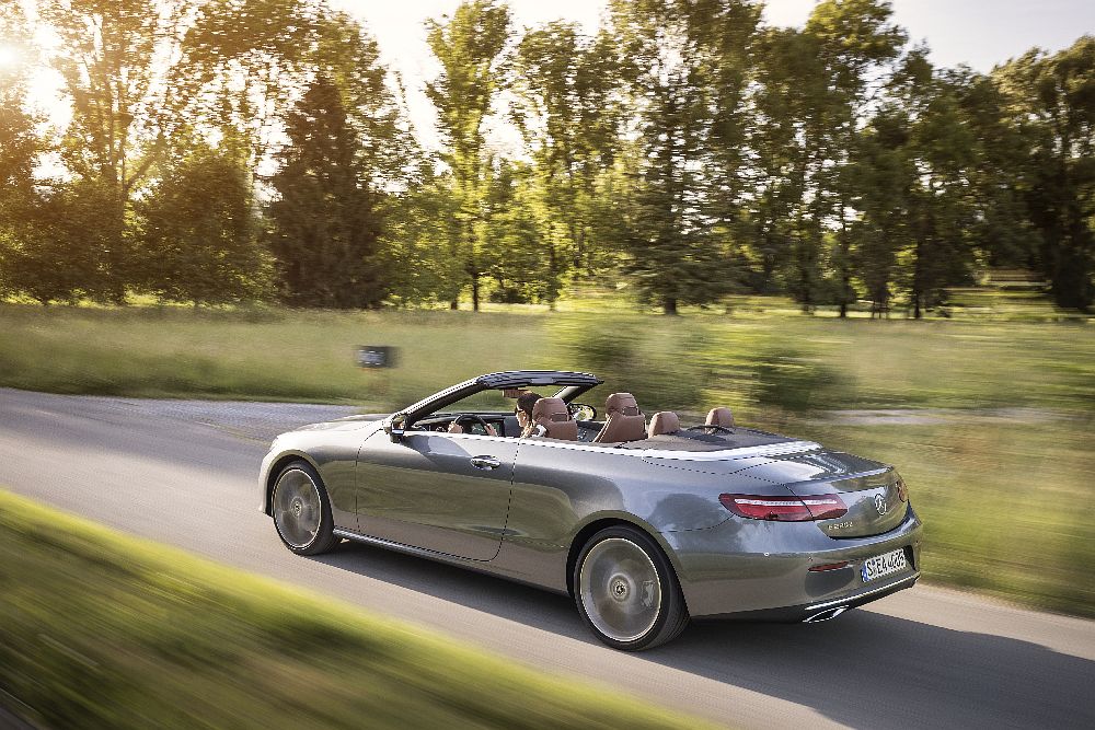 Das neue Mercedes-Benz E-Klasse Cabriolet / Montblanc 2107
The new Mercedes-Benz E-Class Cabriolet / Montblanc 2017